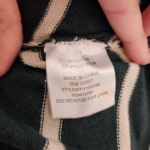 ✨2 for $5✨ Pink Rose Green Striped Cinched Waist 3/4 Length Sleeve Top Size XS - Picture 7 of 7